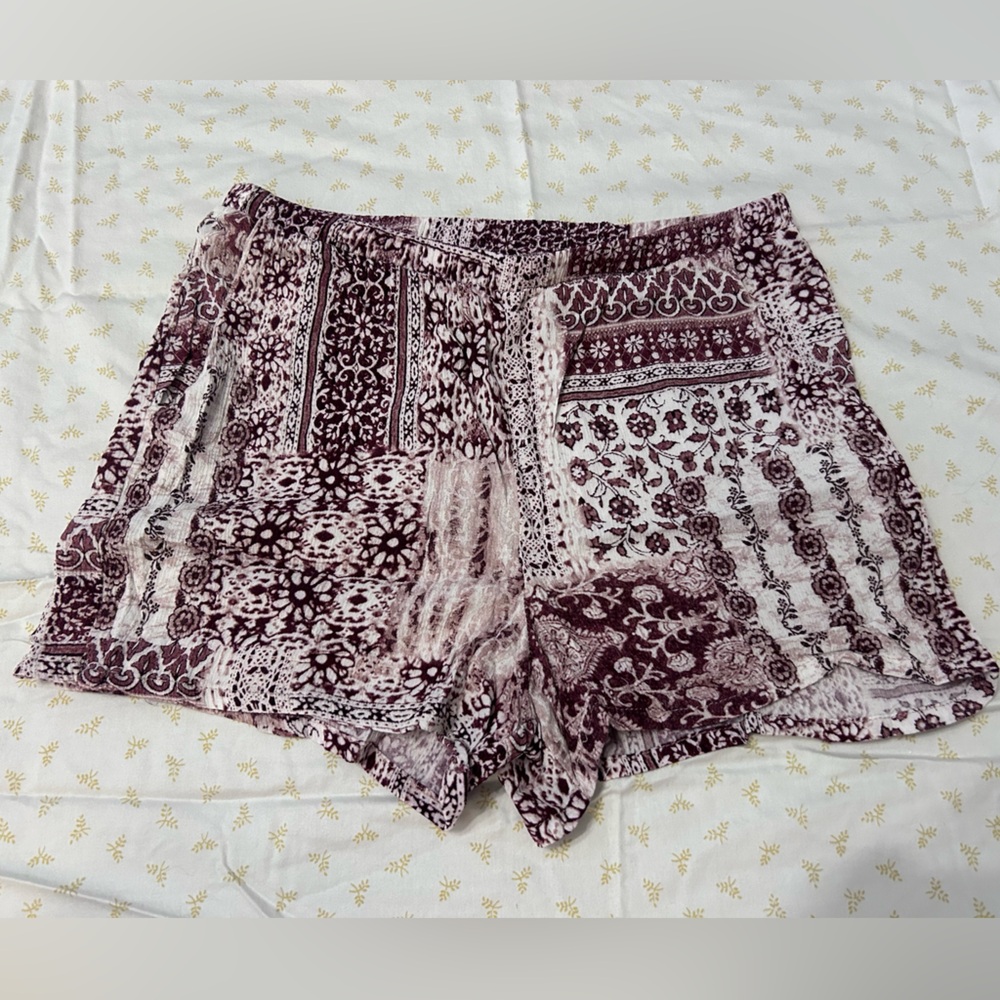 BRICK RED “H.I.P.” SHORTS NWOT SIZE M